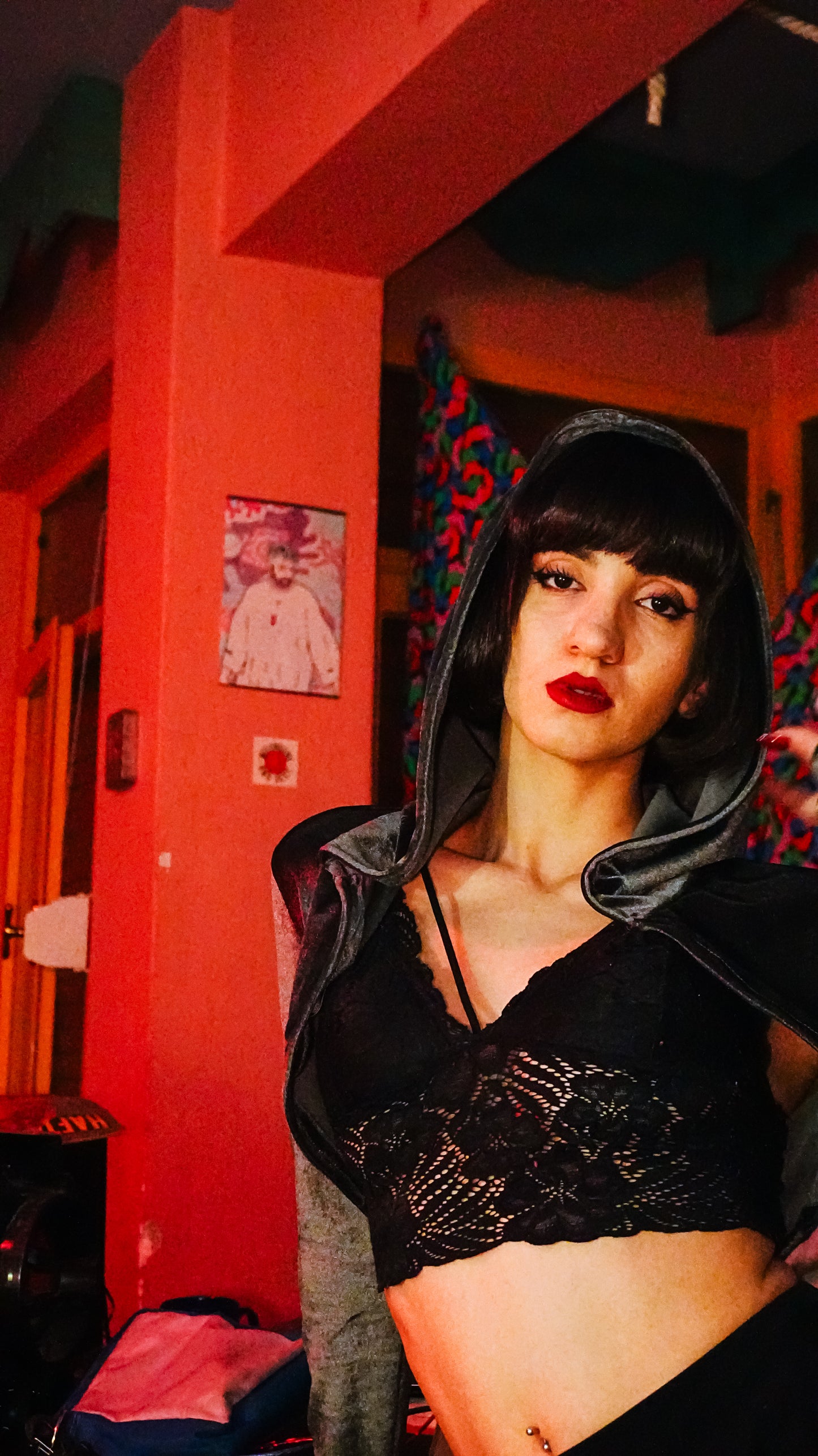 Kadife kapüşonlu crop hırka