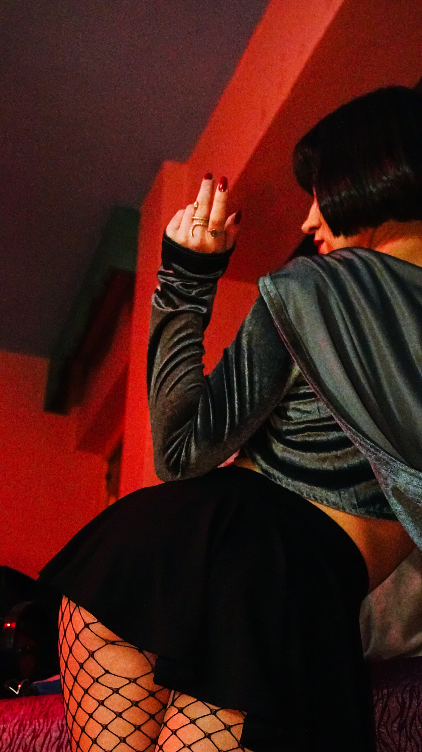 Kadife kapüşonlu crop hırka